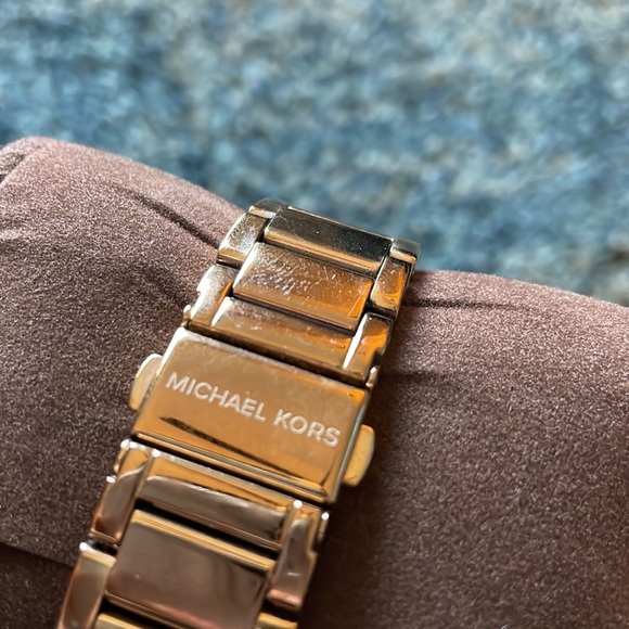 MICHAEL Michael Kors rose gold watch 2000s retro - Picture 4 of 9